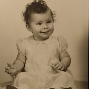 Meet your Posher, Elaine